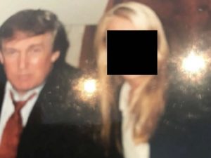 Time: в документах по делу Эпштейна нашли обвинение Трампа в изнасиловании (ФОТО)