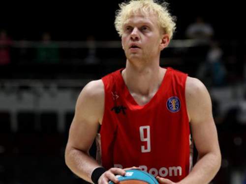 ФСБ обменяла баскетболиста Касаткина на французского шпиона Винатье*