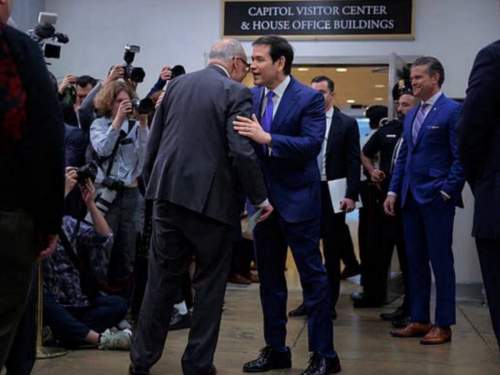 The Daily Beast: Рубио носит туфли не по размеру из-за насмешек Трампа (ФОТО)