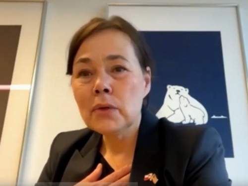 Трамп довел главу МИД Гренландии до слез (ВИДЕО)