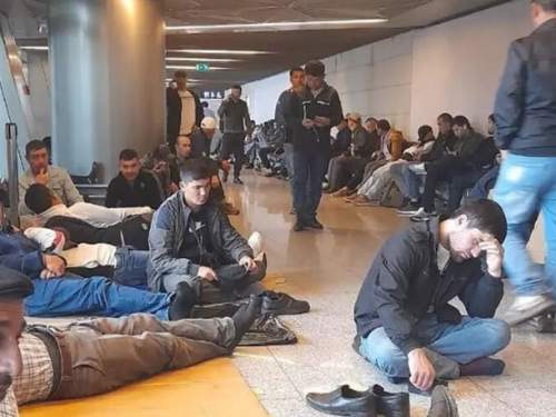 &laquo;Халява кончилась&raquo;: таджики массово уезжают из России вместе с семьями  СМИ