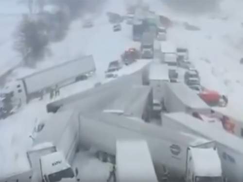Более 100 машин столкнулись в Мичигане из-за снегопада: опубликовано видео (ВИДЕО)
