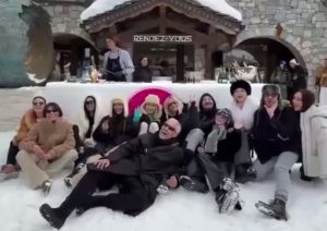 &laquo;Вы куражитесь, пока мы гибнем&raquo;: юбилей компании в Куршевеле за 50 млн вызвал скандал (ФОТО)