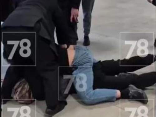 Охранник сбежал после смертельной драки с россиянином в ТЦ (ВИДЕО)