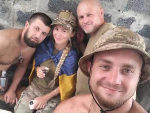 Позировавшую полуголой «валькирию Зеленского» «кинули» соратники из ВСУ (ФОТО)