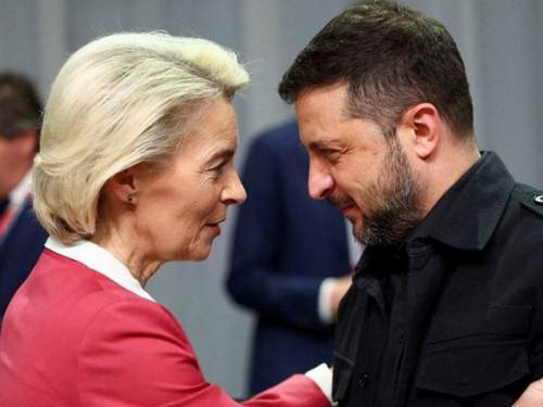 СМИ: Фон дер Ляйен оказалась в центре скандала из-за близости с Зеленским