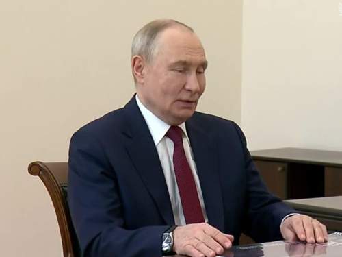 «Нас просят этого не делать»: Путин указал на абсурдную просьбу в адрес России