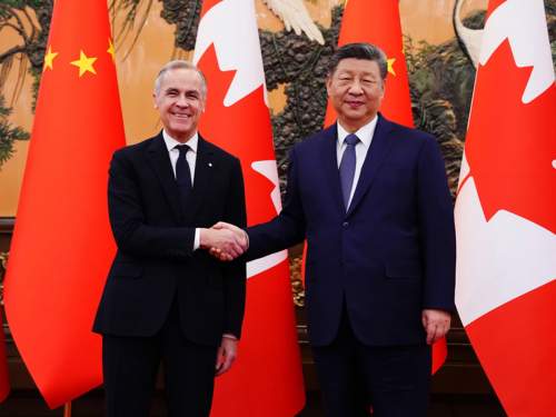 Трамп в ярости: Канада и Китай наказали США, оказавшихся в ловушке тарифной войны