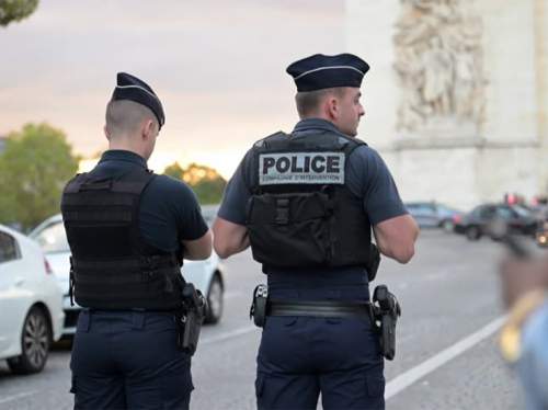 Бывший сенатор накачал депутата наркотиками в шампанском, чтобы изнасиловать