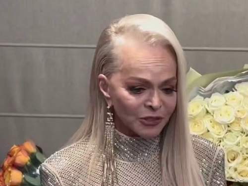 «Есть где жить»: Лариса Долина рассказала, куда переехала с кошками после потери квартиры (ВИДЕО)