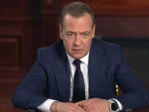 «Исключать нельзя»: Медведев допустил сценарий с «ядерной кнопкой» (ВИДЕО)