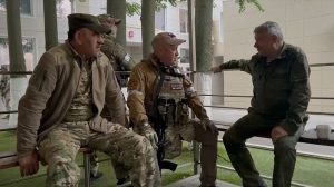 В Москве женщина пыталась убить генерал-лейтенанта Алексеева (ФОТО) В Москве женщина пыталась убить генерал-лейтенанта Алексеева (ФОТО)