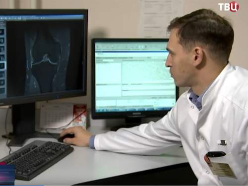 Врачи назвали свои реальные зарплаты: они в два раза меньше, чем официальные