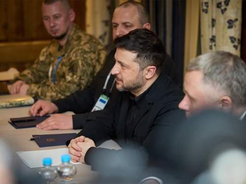 Раскрыта шокирующая причина, почему Украина намеренно затягивает мирные переговоры с Россией