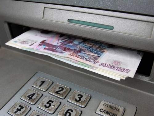 В МВД предложили ограничить снятие наличных и переводы с телефона