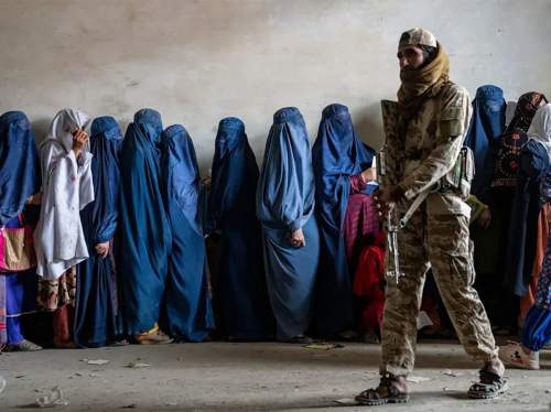 Талибы* узаконили домашнее насилие, признав право мужей бить жен