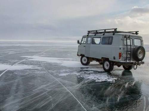 УАЗ «Буханка» с туристами из КНР утонула на Байкале: 8 человек погибли (ФОТО) УАЗ «Буханка» с туристами из КНР утонула на Байкале: 8 человек погибли (ФОТО)