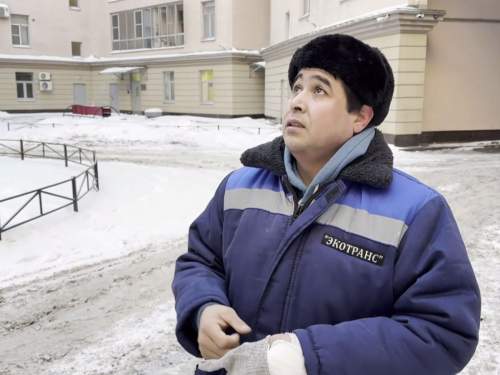 Мигранту – миллион, русским – значок: дворник из Узбекистана спас ребёнка и вызвал волну дискуссий о дискриминации в РФ