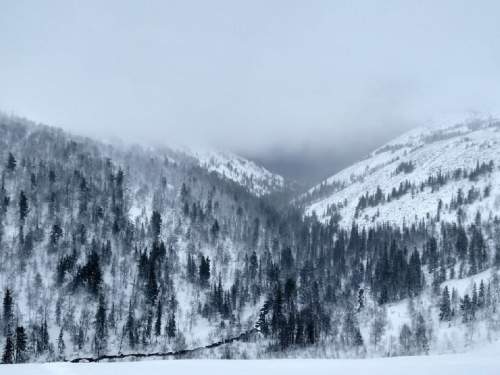 Пятеро туристов на снегоходах пропали под Пермью: людей ищут четвертый день (ФОТО)
