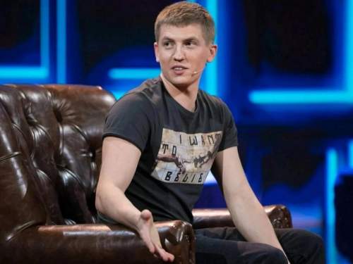 Mash: в России массово отменяют концерты комика Алексея Щербакова