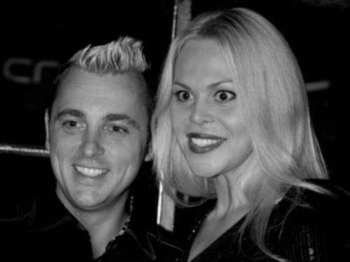 Умерла жена солиста группы «Отпетые мошенники» Сергея Аморалова Умерла жена солиста группы «Отпетые мошенники» Сергея Аморалова