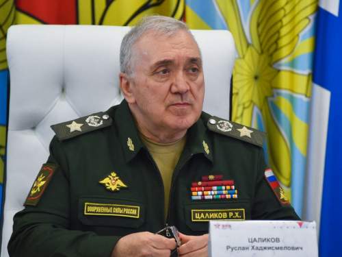 «Домой, на Рублевку»: домашний арест экс-зама Шойгу возмутил общественность