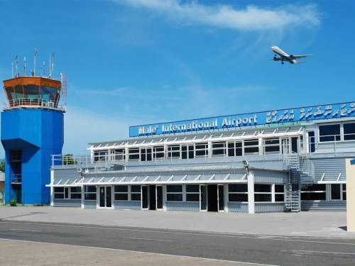 Сотни россиян застряли на Мальдивах из-за войны с Ираном: билеты домой взлетели до 1 млн рублей (ВИДЕО) Сотни россиян застряли на Мальдивах из-за войны с Ираном: билеты домой взлетели до 1 млн рублей (ВИДЕО)