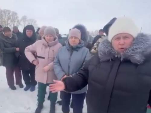 Под Новосибирском люди перекрыли дороги: жители заявили об угрозе нищеты и разорения (ФОТО, ВИДЕО)