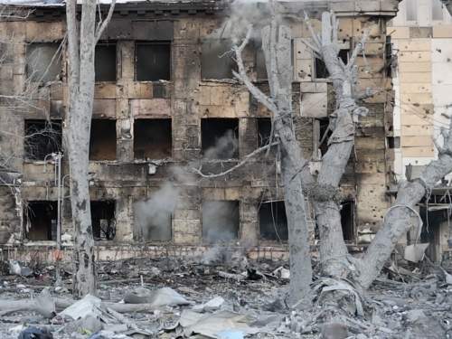 Восемь медиков погибли в результате удара ВСУ по больнице в ДНР Восемь медиков погибли в результате удара ВСУ по больнице в ДНР