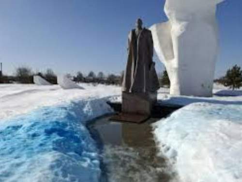 Многодетной семье грозит штраф до 2 млн за гендер-пати у памятника Жукову (ВИДЕО) Многодетной семье грозит штраф до 2 млн за гендер-пати у памятника Жукову (ВИДЕО)