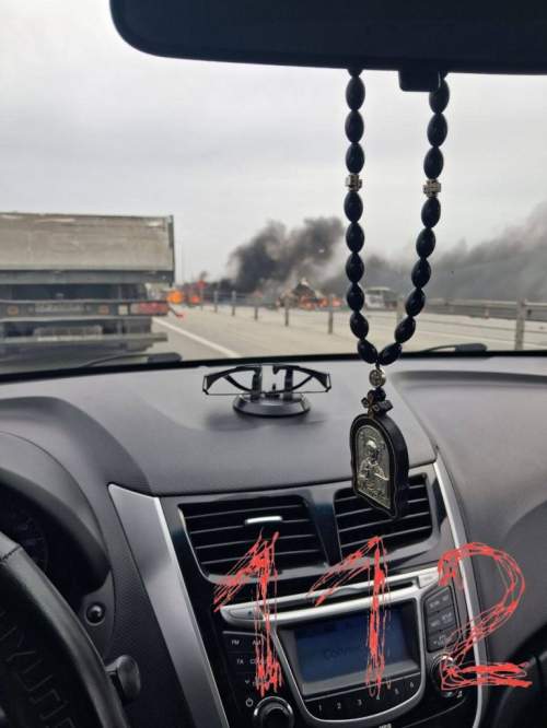 В ДТП с бензовозом под Ростовом-на-Дону погибли 3 человека (ФОТО, ВИДЕО) В ДТП с бензовозом под Ростовом-на-Дону погибли 3 человека (ФОТО, ВИДЕО)