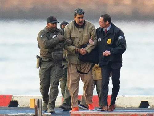 «Фасоль с червями и одиночка»: СМИ узнали, в каких условиях сидит в тюрьме Мадуро