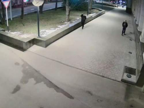 Появились кадры подрыва киевским куратором своего агента при задержании в Ставрополе (ВИДЕО) Появились кадры подрыва киевским куратором своего агента при задержании в Ставрополе (ВИДЕО)