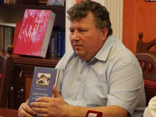 Ректора Киевского национального университета уличили в оргиях со студентками Ректора Киевского национального университета уличили в оргиях со студентками