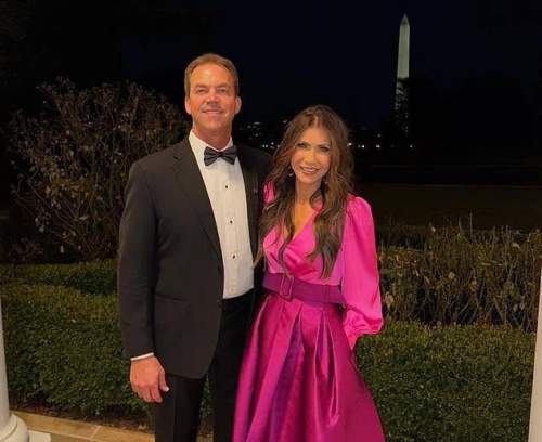 Секс-скандал в команде Трампа: муж экс-министра США оказался извращенцем (ФОТО)