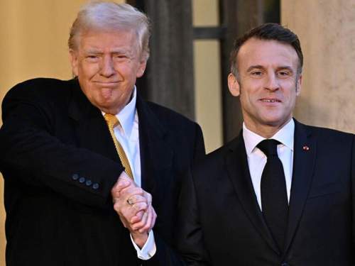 Трамп с издевкой высмеял «побитого женой» Макрона