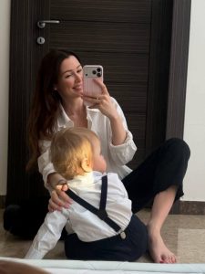 Дочь Заворотнюк к юбилею матери трогательно обратилась к маленькому сыну и показала редкие фото (ФОТО)