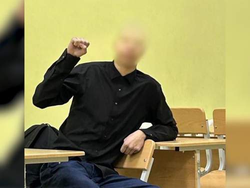 В Прикамье школьник напал с ножом на учительницу, педагог погибла В Прикамье школьник напал с ножом на учительницу, педагог погибла