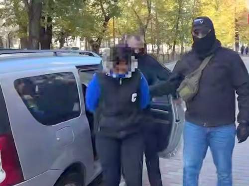 «Сняла лица летчиков»: агента Киева, следившую за военными ВС РФ, задержали в Крыму (ВИДЕО)