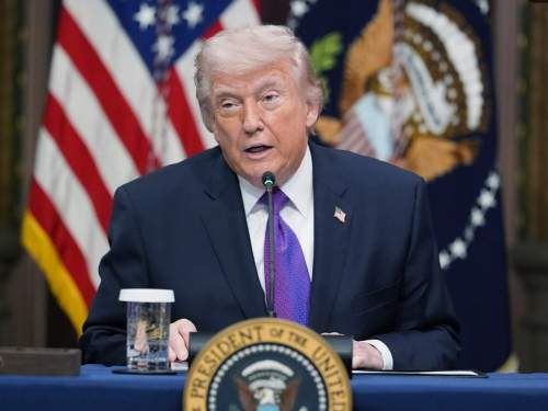 Трамп поставил Европе ультиматум по Ормузскому проливу Трамп поставил Европе ультиматум по Ормузскому проливу