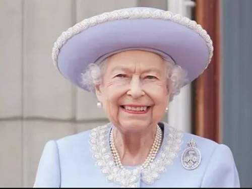 Биограф королевской семьи: Елизавета II в последние годы жизни «была не в себе»