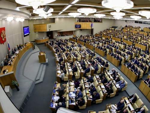 «Чиновникам можно, а людям — нет»: в Госдуме потребовали от Минцифры объяснить борьбу с VPN