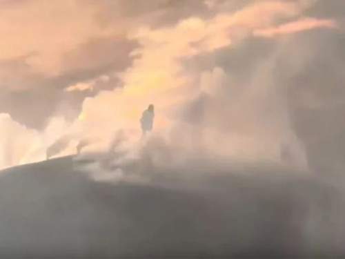 Кавер легендарного российского хита 90-х взлетел в лидеры мирового топа Shazam (ВИДЕО) Кавер легендарного российского хита 90-х взлетел в лидеры мирового топа Shazam (ВИДЕО)