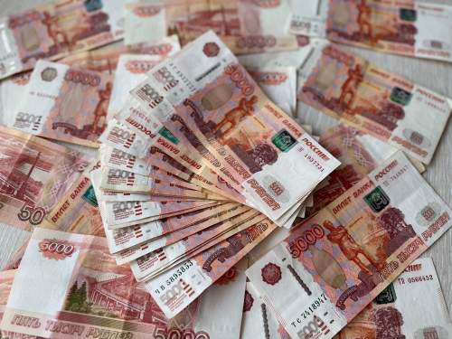 В Москве пенсионер с сожительницей отдали мошенникам почти 300 млн рублей