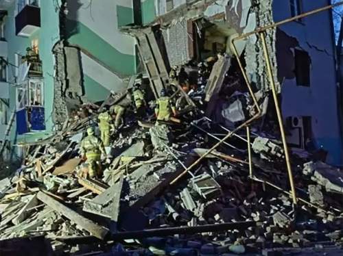 В Сызрани после атаки БПЛА ВСУ обрушился подъезд жилого дома (ВИДЕО)