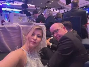 Посол Украины в США опубликовала фото под столом во время покушения на Трампа (ФОТО)