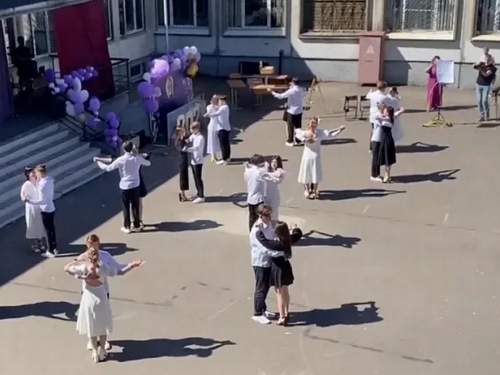 Стинг и Уитни Хьюстон под запретом: в российских школах отменяют вальсы под иностранные хиты Стинг и Уитни Хьюстон под запретом: в российских школах отменяют вальсы под иностранные хиты