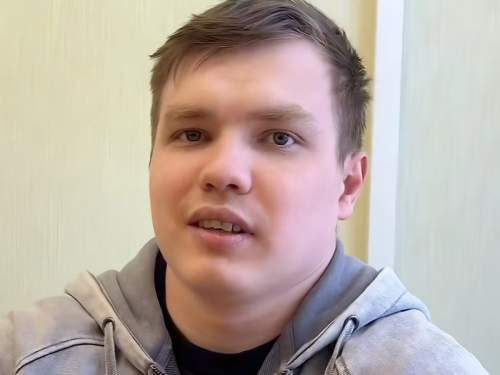 «Приехал пропагандировать заводы — теперь грозит депортация»: в Госдуме возмутились угрозой выдворения из РФ блогера Черкашина