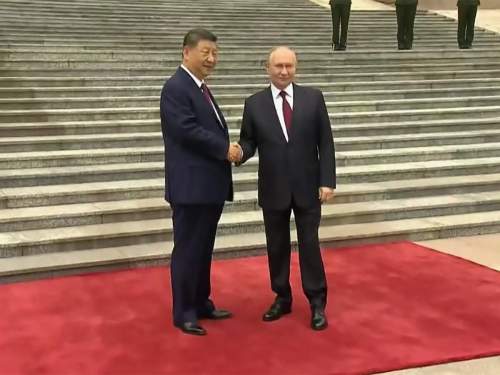 Путин и Си Цзиньпин встретились в Пекине сразу после визита Трампа: что известно Путин и Си Цзиньпин встретились в Пекине сразу после визита Трампа: что известно