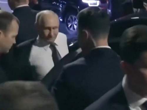 Путин без пиджака и кроссовки ректора МФТИ вызвали фурор в Китае (ВИДЕО) Путин без пиджака и кроссовки ректора МФТИ вызвали фурор в Китае (ВИДЕО)
